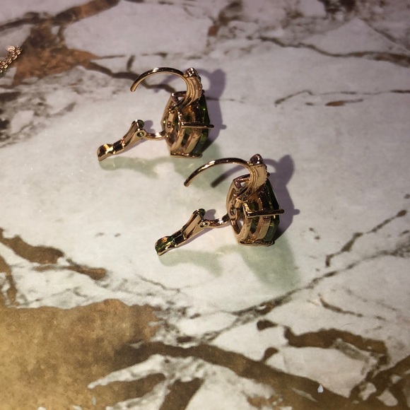 Peridot necklace and earring - Picture 5 of 6